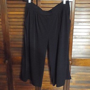 Elastic Waist Black Gaucho Pants